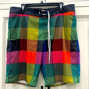 American Eagle Plaid Board Shorts sz L Mens Green Gold 10" Flat Front